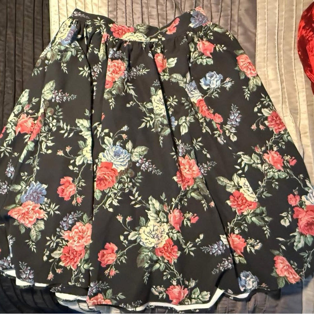 NWT Vixen by Micheline Pitt Black Floral Affair Vacation Skirt